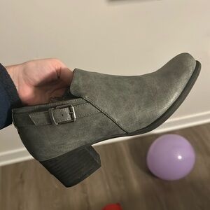 Soul naturalizer grey faux leather campus booties